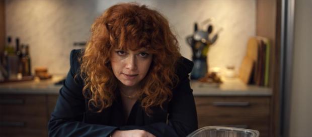 Russian Doll é descrita como uma série de comédia sombria. (Reprodução/Netflix) Russian Doll é descrita como uma série de comédia sombria. (Reprodução/Netflix)