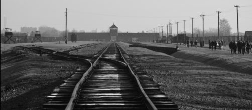 L'ingresso del campo di sterminio di Birkenau, fulcro dell'opera di sterminio degli ebrei d'Europa durante l'Olocausto