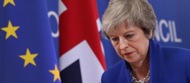 Brexit, approvata la nuova mozione della May Brexit, approvata la nuova mozione della May