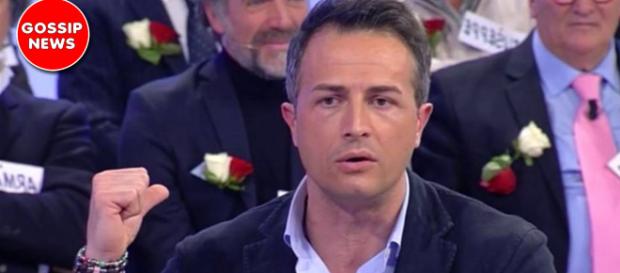 Riccardo Guarnieri riceve uno schiaffo in puntata da Roberta Riccardo Guarnieri riceve uno schiaffo in puntata da Roberta