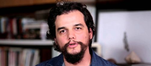 Wagner Moura provoca Bolsonaro ao falar de em estreia de filme. (Foto: Reprodução/Youtube)