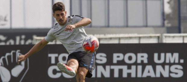 Avelar quer seguir no Parque São Jorge (Divulgação/Daniel Augusto/Corinthians). Avelar quer seguir no Parque São Jorge (Divulgação/Daniel Augusto/Corinthians).