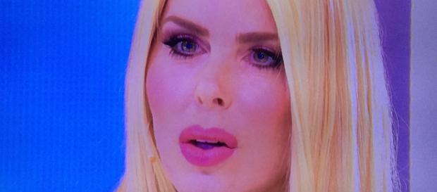 Loredana Lecciso torna a parlare di Al Bano: 'Amavo un terrorista e non lo sapevo'. Loredana Lecciso torna a parlare di Al Bano: 'Amavo un terrorista e non lo sapevo'.