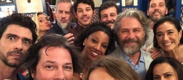 Parte do elenco de 'O Sétimo Guardião' (Reprodução/Instagram/@lilia_cabral) Parte do elenco de 'O Sétimo Guardião' (Reprodução/Instagram/@lilia_cabral)