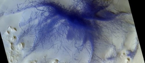 La misteriosa struttura filamentosa blu fotografata su Marte - flipboard.com