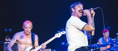 Red Hot Chili Peppers in concerto.