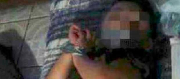 Campania: bimbo legato, picchiato e chiuso al buio per tre anni - Teleclubitalia Campania: bimbo legato, picchiato e chiuso al buio per tre anni - Teleclubitalia