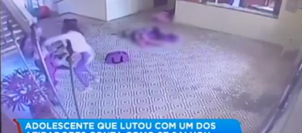 "Eu fiquei com muito medo porque não sabia que tinha um segundo assassino", diz jovem que lutou contra atirador (Foto: RecordTV) "Eu fiquei com muito medo porque não sabia que tinha um segundo assassino", diz jovem que lutou contra atirador (Foto: RecordTV)
