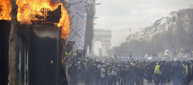 Gilets jaunes : 32.300 manifestants en France, de la casse sur les ... - lejdd.fr Gilets jaunes : 32.300 manifestants en France, de la casse sur les ... - lejdd.fr