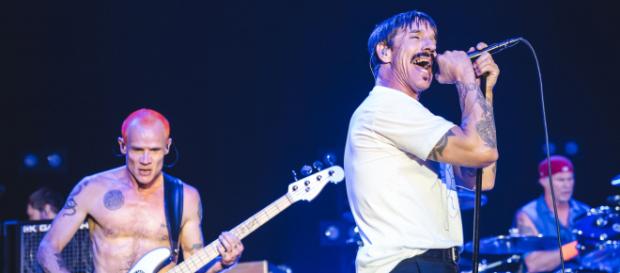 Red Hot Chili Peppers in concerto. Red Hot Chili Peppers in concerto.