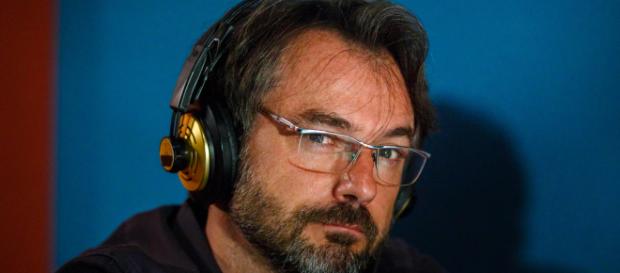 Spoiler Un Posto al sole: Michele vuole intervistare il professore Spoiler Un Posto al sole: Michele vuole intervistare il professore