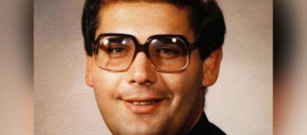 Usa, ex sacerdote trovato morto nella sua casa: era accusato di essere pedofilo Usa, ex sacerdote trovato morto nella sua casa: era accusato di essere pedofilo