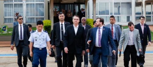 Junto com o presidente Bolsonaro foram mais 7 ministros. (Allan Santos/Divulgação/ Presidência da República)