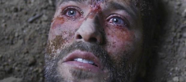 Gabriel fica entre a vida e a morte (Reprodução/Rede Globo) Gabriel fica entre a vida e a morte (Reprodução/Rede Globo)