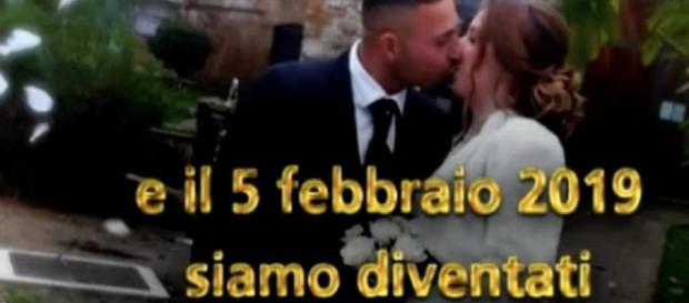 Roberto ha sposato Angela dopo aver chiuso la busta a C'è Posta per Te Roberto ha sposato Angela dopo aver chiuso la busta a C'è Posta per Te