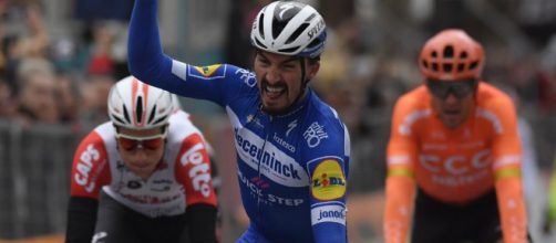 Julian Alaphilippe dopo Pomarance conquista anche la tappa di Jesi.