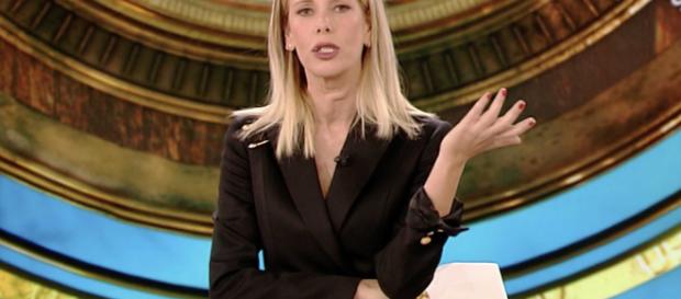 Anticipazioni Isola dei famosi, decima puntata: sfida tra Bettarini e Capparoni Anticipazioni Isola dei famosi, decima puntata: sfida tra Bettarini e Capparoni