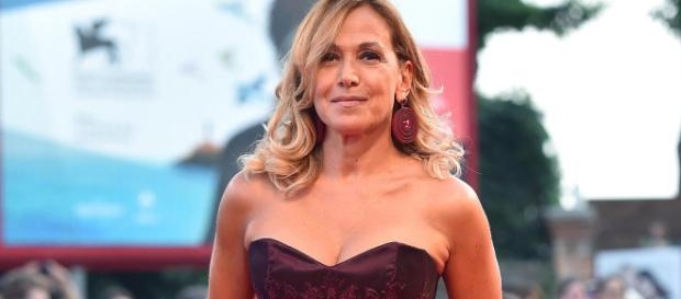 Barbara D'Urso mette in imbarazzo Salvini sulle famiglie arcobaleno - blitzquotidiano.it Barbara D'Urso mette in imbarazzo Salvini sulle famiglie arcobaleno - blitzquotidiano.it