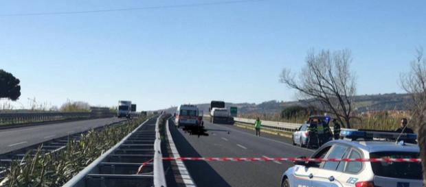 Calabria, si toglie la vita lanciandosi sotto un mezzo pesante Calabria, si toglie la vita lanciandosi sotto un mezzo pesante