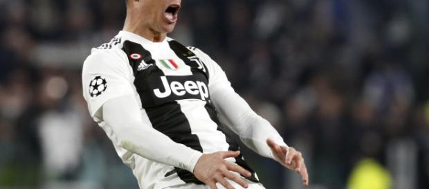Cristiano Ronaldo sotto inchiesta da parte dell'Uefa Cristiano Ronaldo sotto inchiesta da parte dell'Uefa