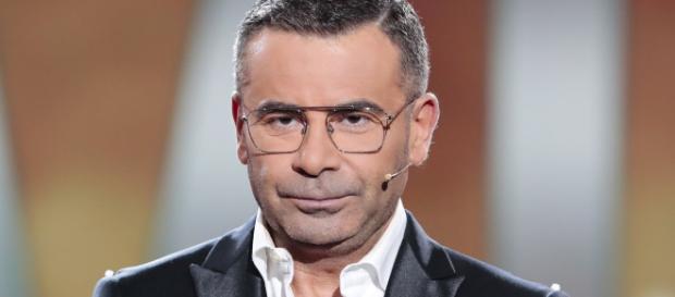 Fotografía de Jorge Javier Vázquez en un plató de televisión Fotografía de Jorge Javier Vázquez en un plató de televisión