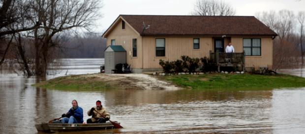 Inundaciones provocan evacuaciones en Missouri. - americateve.com Inundaciones provocan evacuaciones en Missouri. - americateve.com