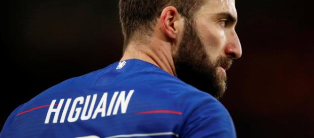 Juventus, Higuain fischiato: addio vicino al Chelsea ma a Torino è solo di passaggio Juventus, Higuain fischiato: addio vicino al Chelsea ma a Torino è solo di passaggio