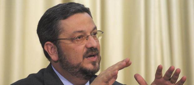 Palocci fala sobre influência política de Lula para ajudar filho Luiz Cláudio - (Crédito: Agência Brasil) Palocci fala sobre influência política de Lula para ajudar filho Luiz Cláudio - (Crédito: Agência Brasil)