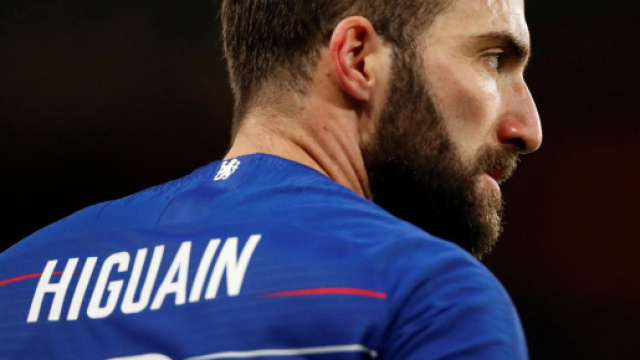 Juventus, Higuain fischiato: addio vicino al Chelsea ma a Torino è solo di passaggio