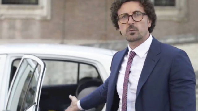 Toninelli dichiara di avere comprato un Jeep Compass diesel - euroimportpneumatici.com