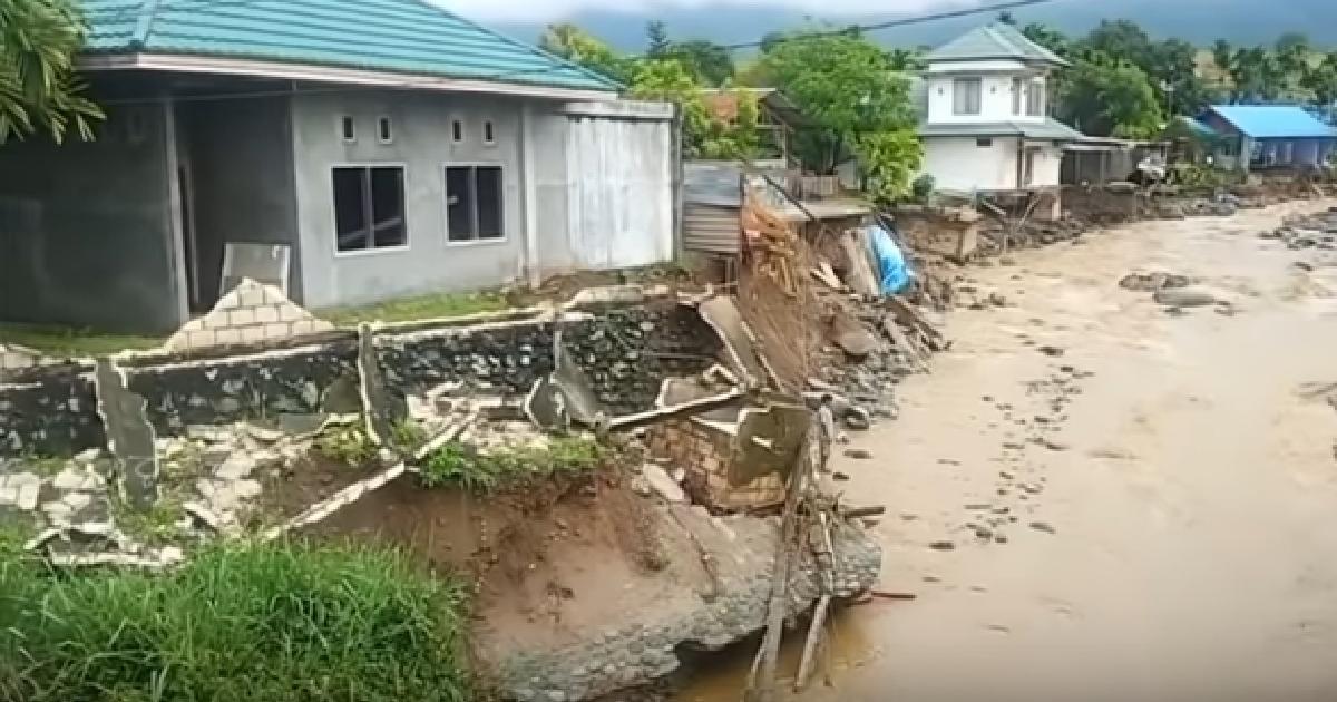 Indonesia: Flash floods due to rains and landslides leave more than 50 ...