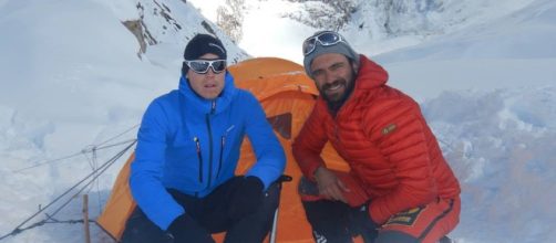 Una targa sul Nanga Parbat in ricordo dei due alpinisti che hanno perso la vita un mese fa