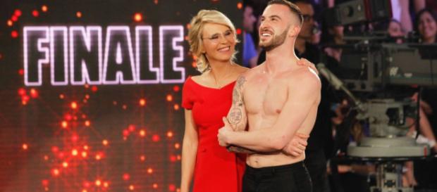 Anticipazioni Amici: Maria De Filippi dà un'altra chance agli 'esclusi', torna Andreas Muller. Anticipazioni Amici: Maria De Filippi dà un'altra chance agli 'esclusi', torna Andreas Muller.
