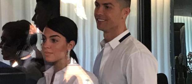 Cristiano Ronaldo a Madrid, accolto dai tifosi del Real:'Torna' Cristiano Ronaldo a Madrid, accolto dai tifosi del Real:'Torna'