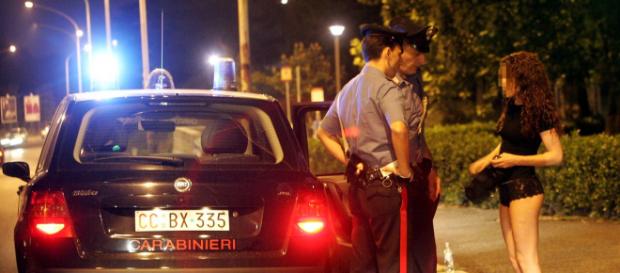 Il Pd propone il carcere per i clienti delle lucciole Il Pd propone il carcere per i clienti delle lucciole