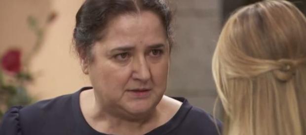 Il Segreto, spoiler: Consuelo sospetta che Antolina abbia avvelenato Elsa Il Segreto, spoiler: Consuelo sospetta che Antolina abbia avvelenato Elsa