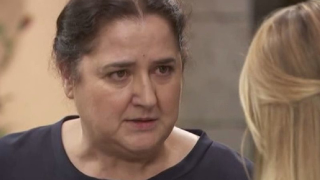 Il Segreto, spoiler: Consuelo sospetta che Antolina abbia avvelenato Elsa