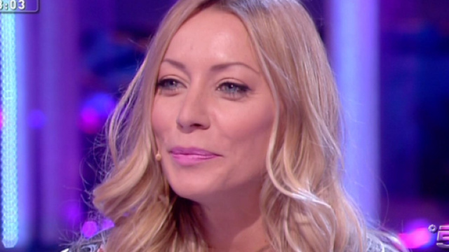 Scontro a suon di querele tra Belen Rodriguez e Karina Cascella.