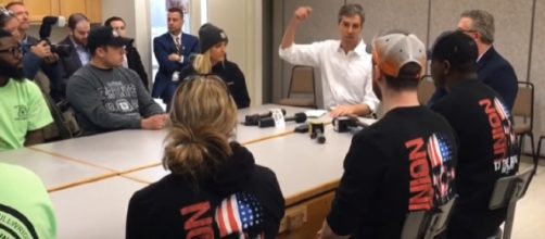 Beto O’Rourke makes campaign stop in Michigan. [Image source/MLive YouTube video]