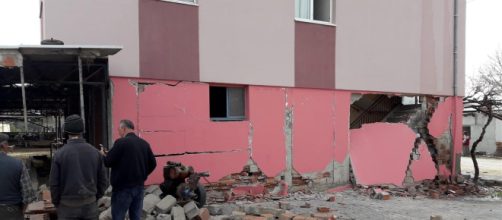 Palazzo danneggiato dal terremoto in Turchia, 20 marzo 2019