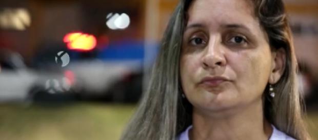 A professora Rosana Louzada que afirma ter sido torturada pelo ex-companheiro por 12 horas. (Reprodução/G1) A professora Rosana Louzada que afirma ter sido torturada pelo ex-companheiro por 12 horas. (Reprodução/G1)