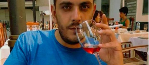 Batterio-killer lo colpisce al cuore: muore negoziante, padre di due bimbi - Il Mattino. Batterio-killer lo colpisce al cuore: muore negoziante, padre di due bimbi - Il Mattino.