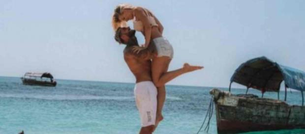 Jessica et Thibault (LMAT) ont frôlé la mort en rentrant de leur voyage au Sri Lanka. Jessica et Thibault (LMAT) ont frôlé la mort en rentrant de leur voyage au Sri Lanka.