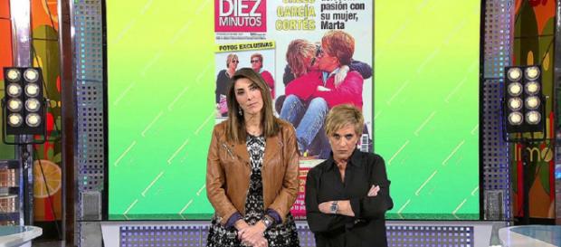 Las fotos de Chelo García Cortes y su mujer besándose en la playa. / Telecinco Las fotos de Chelo García Cortes y su mujer besándose en la playa. / Telecinco