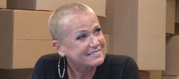 Xuxa da entrevista no YouTube (Reprodução / Youtube / Canal Maicon Santini) Xuxa da entrevista no YouTube (Reprodução / Youtube / Canal Maicon Santini)