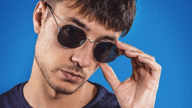Enrico Fiore, in arte Cannella intervistato per l'uscita del singolo "Di Cuore"