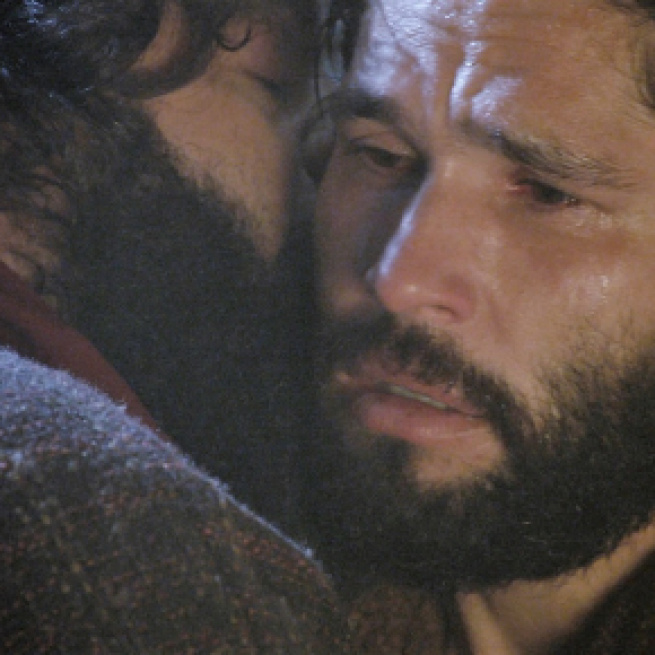 Judas trai Jesus com beijo no rosto (Divulgação/RecordTV)