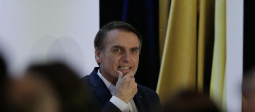 Bolsonaro telefona para embaixadora que discutiu com Jean Wyllys. (Foto: Reprodução)