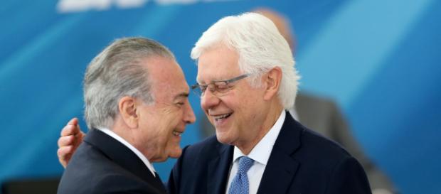 Temer e Moreira Franco são presos pela força-tarefa da Lava Jato. (Arquivo Blasting News) Temer e Moreira Franco são presos pela força-tarefa da Lava Jato. (Arquivo Blasting News)