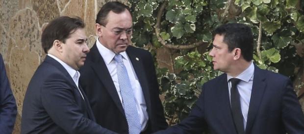 Sergio Moro e Rodrigo Maia durante encontro no início de fevereiro (Antonio Cruz/Agência Brasil) Sergio Moro e Rodrigo Maia durante encontro no início de fevereiro (Antonio Cruz/Agência Brasil)